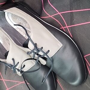 Naot women's kedma lace up Oxford